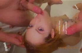 Gozada na cara Mari Ávila Onlyfans chupando duas picas