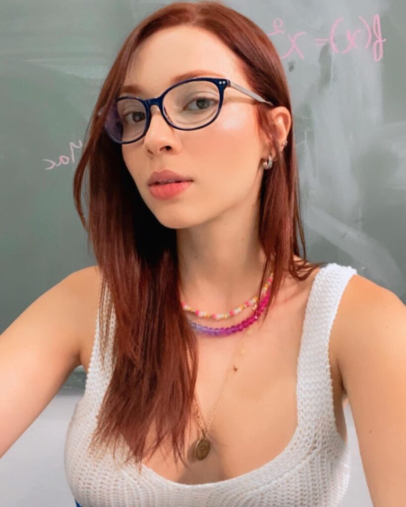 Cibelly Ferreira a professora famosa do TikTok nua