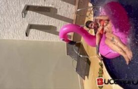 Videos da Torinha S pelada na piscina tomando sol