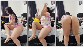 Jana Jenna, modelo plus size, exibindo seu bundão e bucetinha
