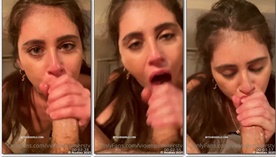 Violet Summer faz um oral caprichado e leva uma gozada facial