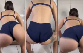 Pamela Alves está dançando animadamente com seu shortinho apertado, exibindo sua beleza e sensualidade com muito entusiasmo