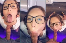 Adolescente insaciável recebe jatos de esperma no rosto e na boca, continuando a fazer sexo oral