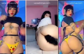 Yasmim Cat, a gatinha safadinha e amadora, está se masturbando peladinha na cama