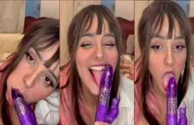 Nalla mamando um pau de borracha bem molhado