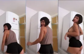 A Amadora Gabreca dançando de shortinho justo, com os peitinhos à mostra