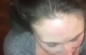 Mamulenga abocanha um membro enorme e se dá bem com as cargas