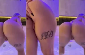 Bia Mantovani mostrando tudo enquanto rebola funk nua no motel