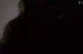 Sexo caseiro com a novinha safadinha se soltando em um pornô solo no banheiro