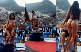 Negras transando apareceu na internet toda despida, mostrando os peitos na favela
