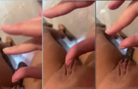 Babi Barelli no OnlyFans toda nua, com a bucetinha bem molhadinha de desejo