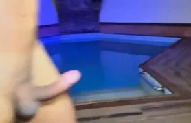 Lunna_Geek se divertindo com um cara musculoso na sauna, sem proteção