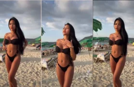 Phatcharin arrasando de biquíni preto, toda cheia de charme na praia!